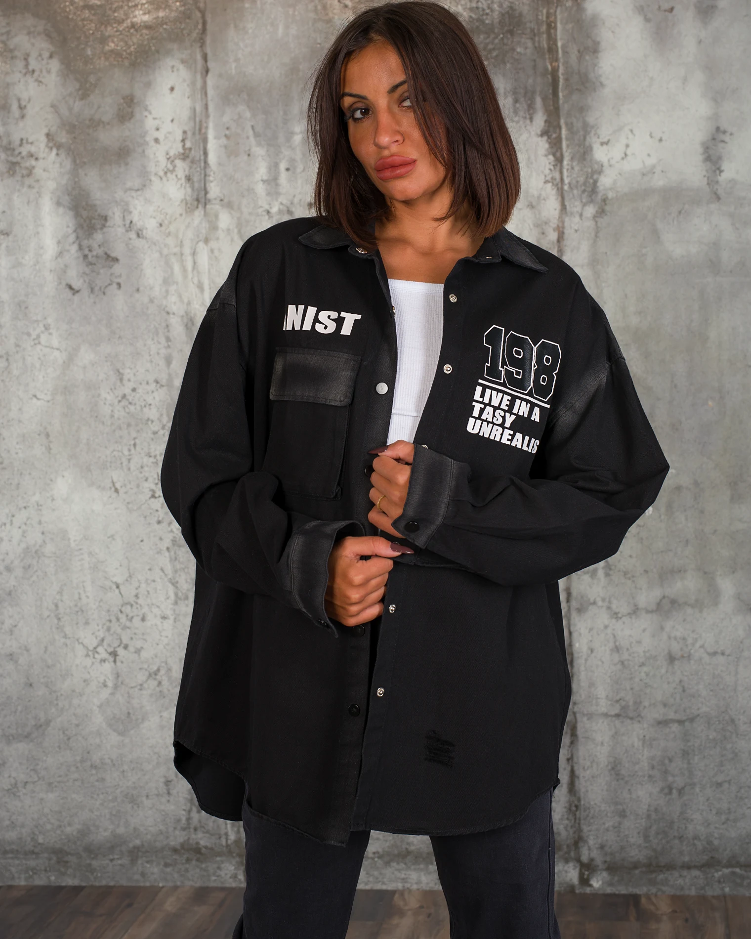 Geaca No Saint, Neagra