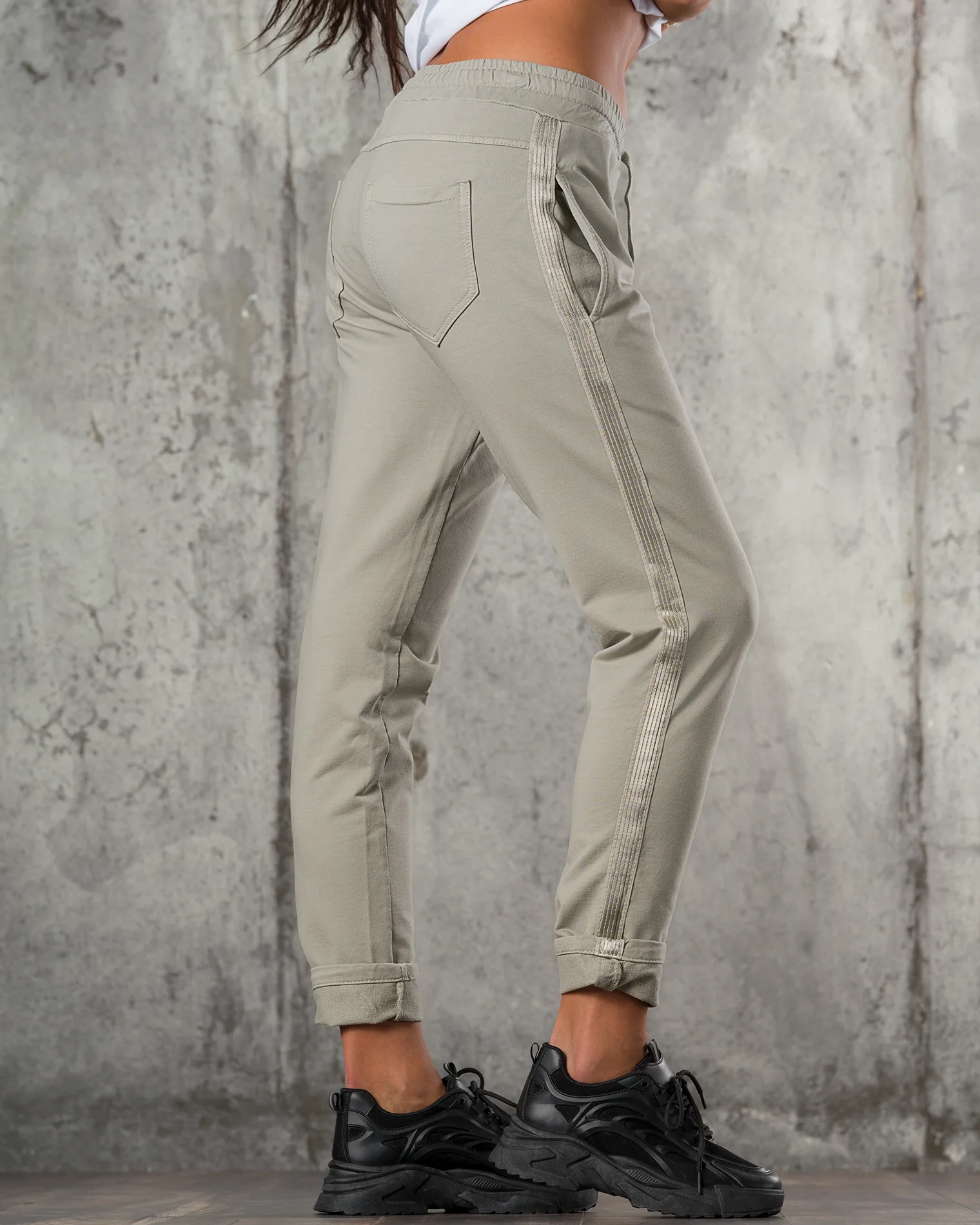 Pantaloni Undercover, Culoare smog