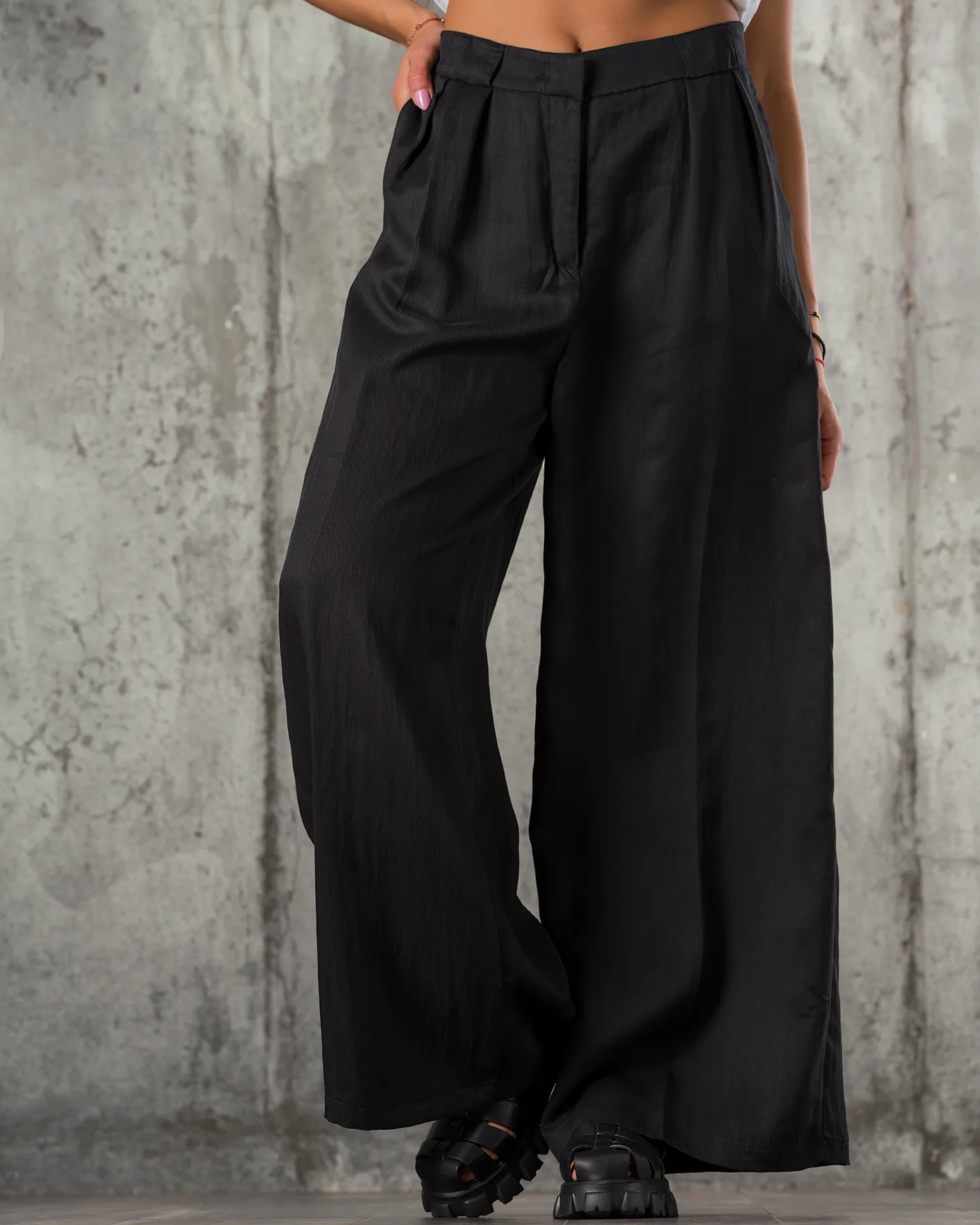 Pantaloni On Top, Culoare negru