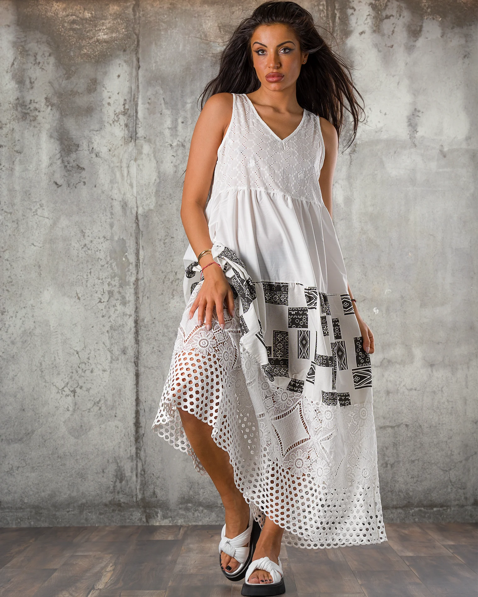 Rochie Toni, Alba