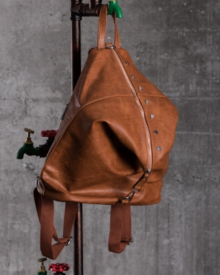 Rucsac cu capse Clout, Cafeniu Culoare