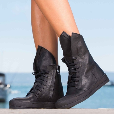 Ghete din piele Invidia, Negru Culoare