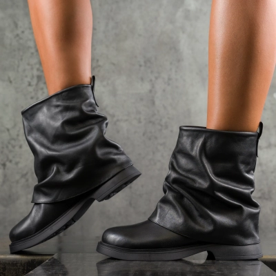 Ghete Feel Great About It, Culoare negru