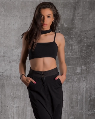 Maiou asimetric Essence, Negru Culoare