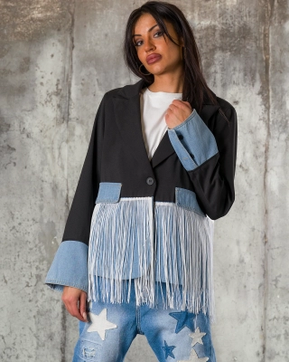 Sacou Plan Is Working, Culoare negru