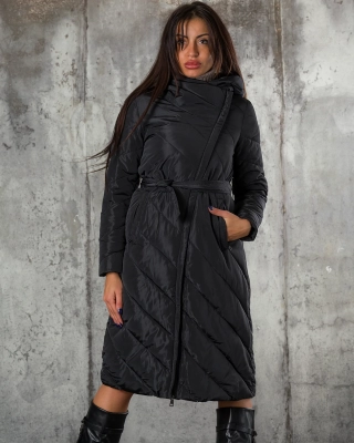 Geaca Chanson, Culoare negru