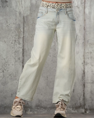 Blugi Not In Danger, Culoare albastru