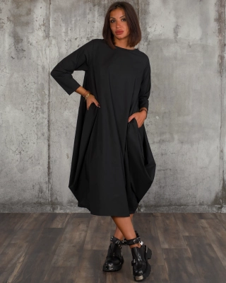Rochie Medina, Neagra